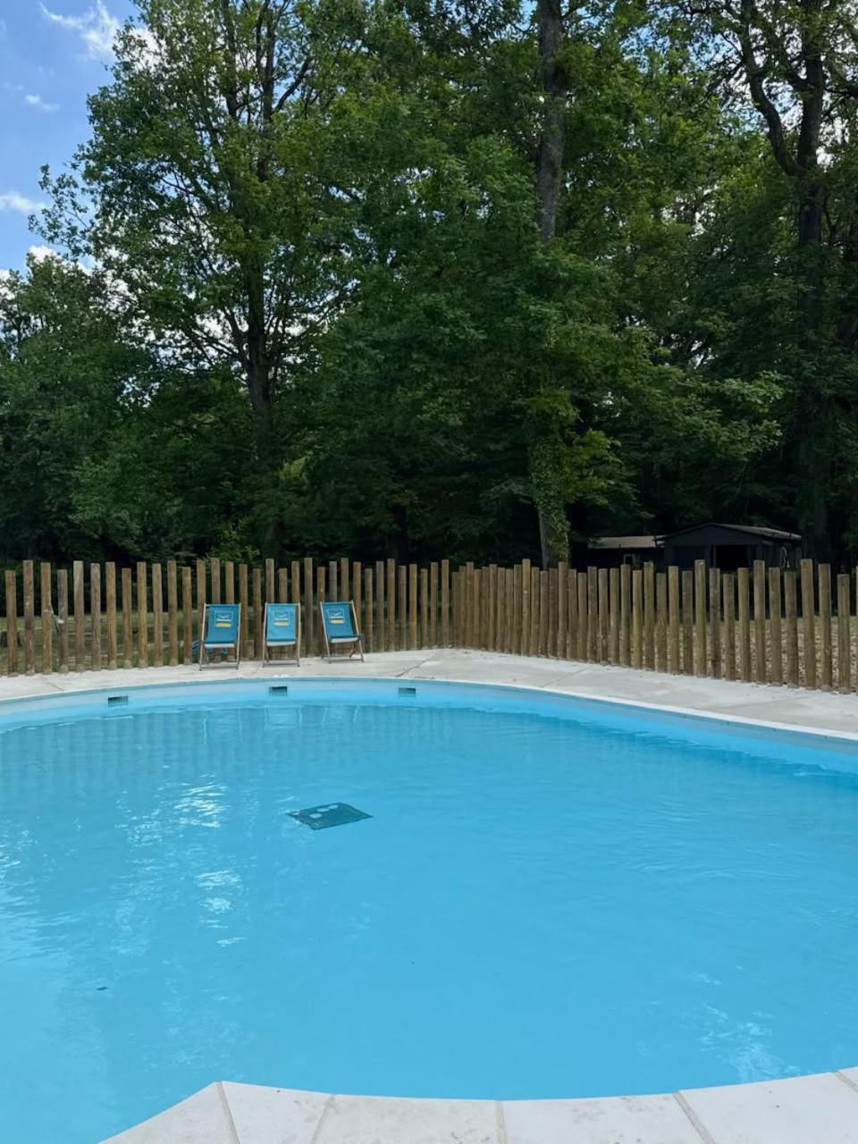 Camping Etang De La Vallee Combreux Exterior photo